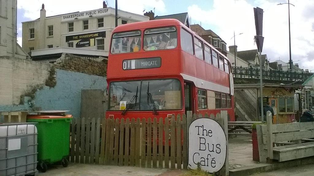 Flat, Amazing Balcony Sea View, Bike Store, With Sun Deck Margate Exterior foto